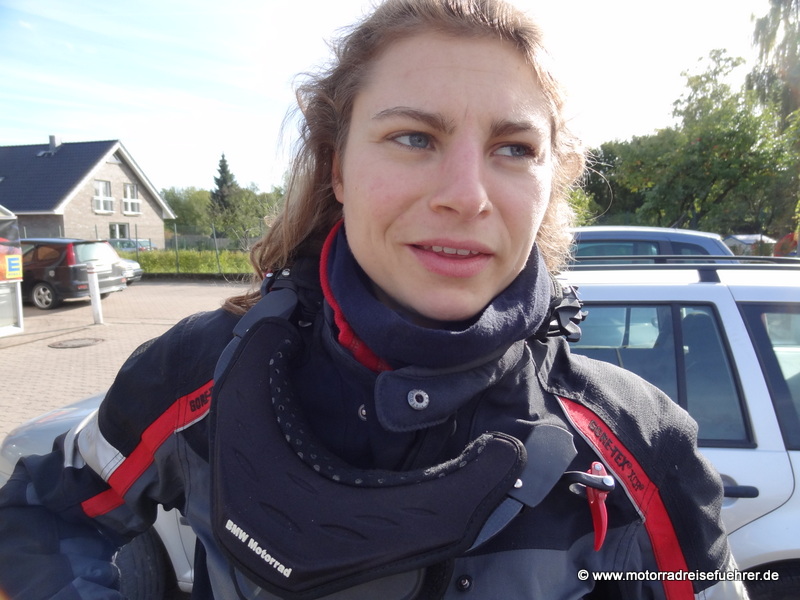 BMW und Alpinestars Neck Brace Motorradreisefuehrer.de Rezensionen